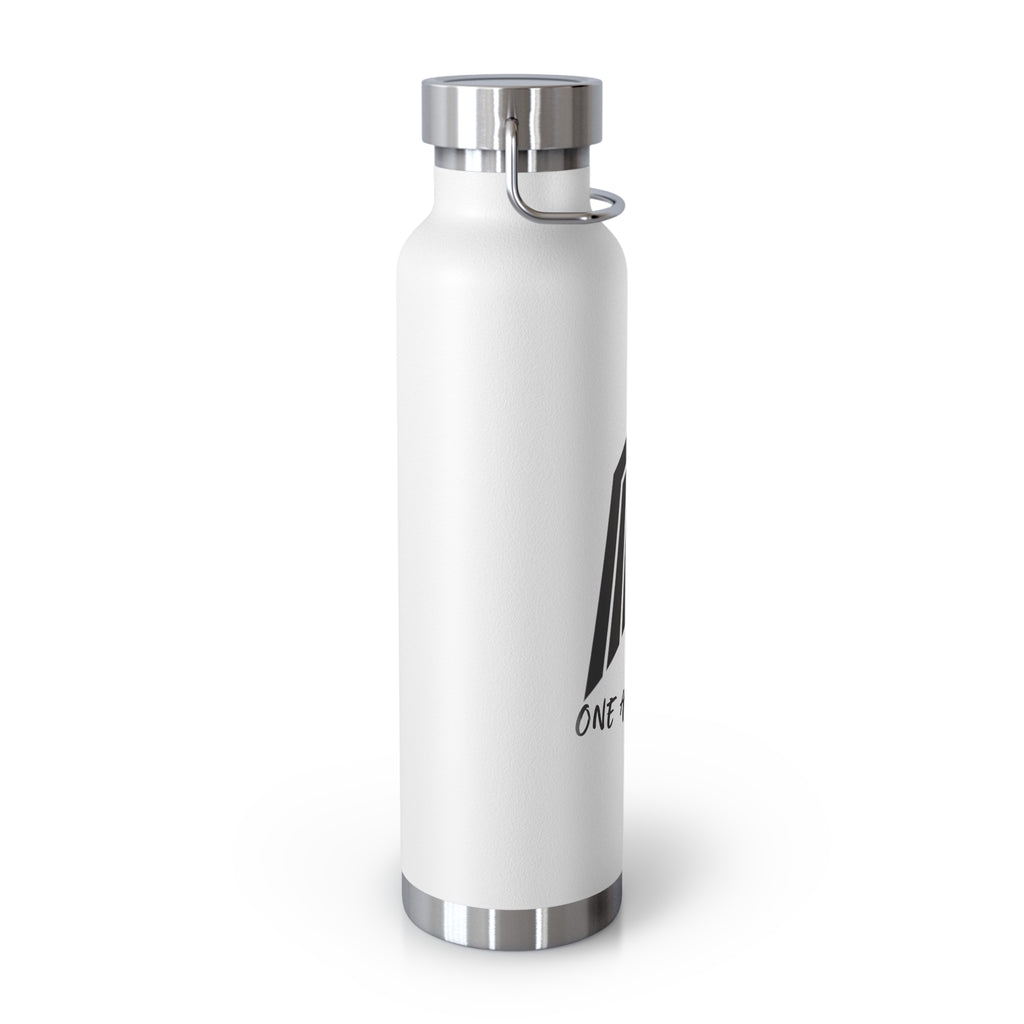 One Awunnak™ Insulated Water Bottle — 22oz Copper Vacuum Flask
